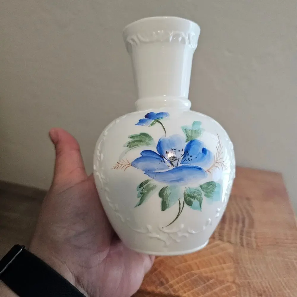 Vintage Hand Painted Floral Vase White Blue 6